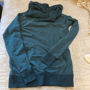 l.l. bean blue turtleneck sweatshirt